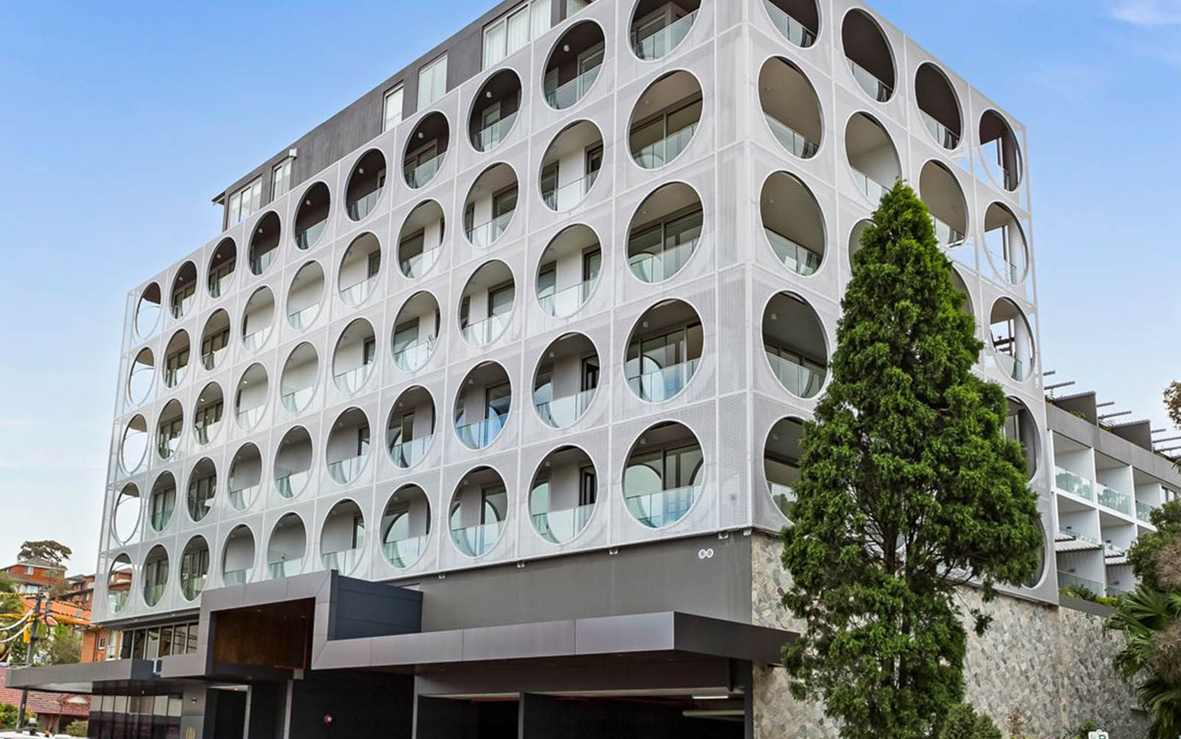 88_gal_0005_eight-eight-2-banners_0004_kensington